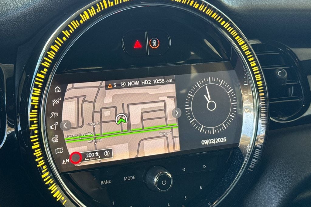 2023 MINI Cooper SE Electric .
