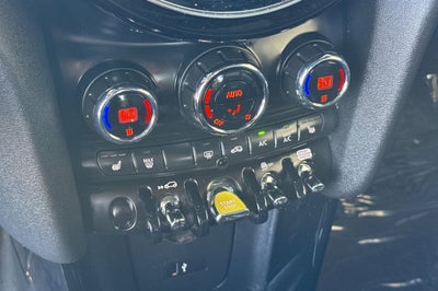 2023 MINI Cooper SE Electric .