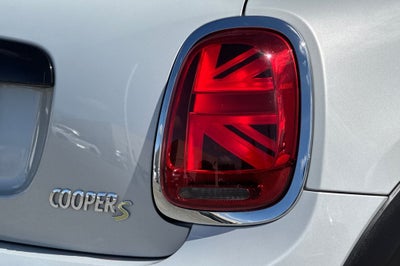 2023 MINI Cooper SE Electric .