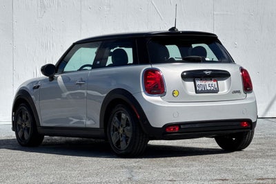 2023 MINI Cooper SE Electric .