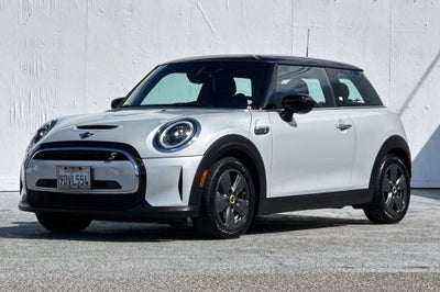 2023 MINI Cooper SE Electric .