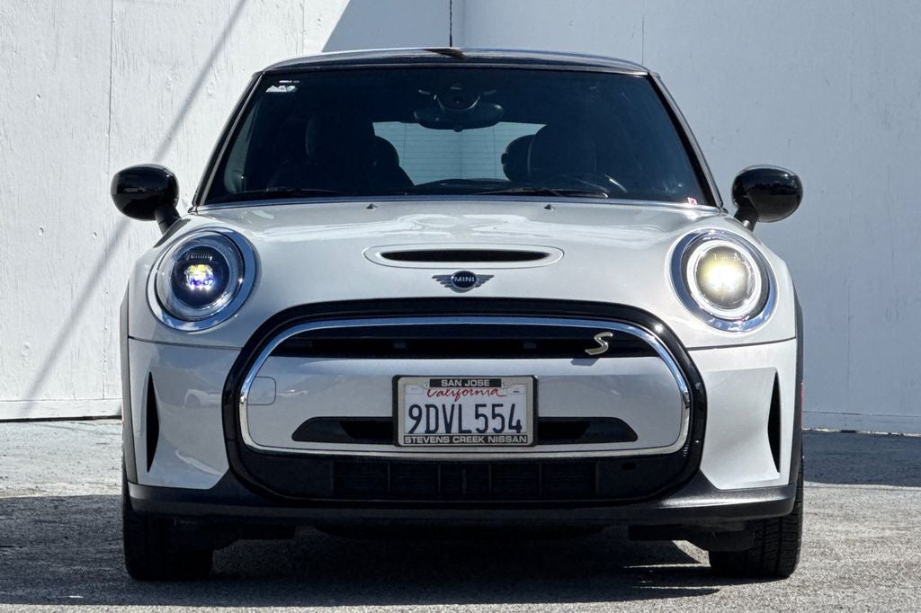 2023 MINI Cooper SE Electric .