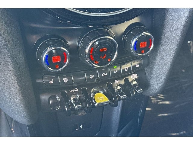 2023 MINI Cooper SE Electric .