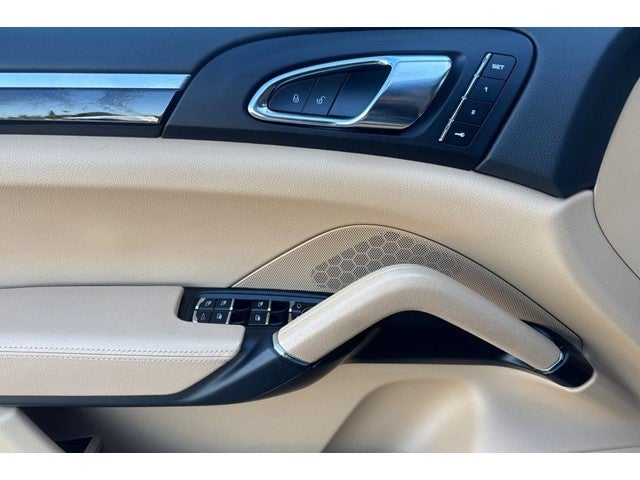 2016 Porsche Cayenne Base