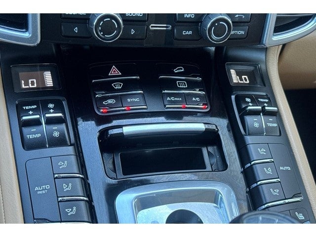 2016 Porsche Cayenne Base