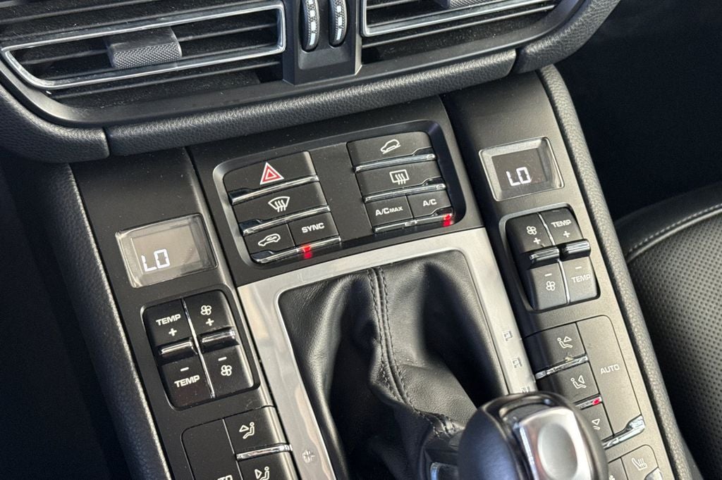 2021 Porsche Macan Base