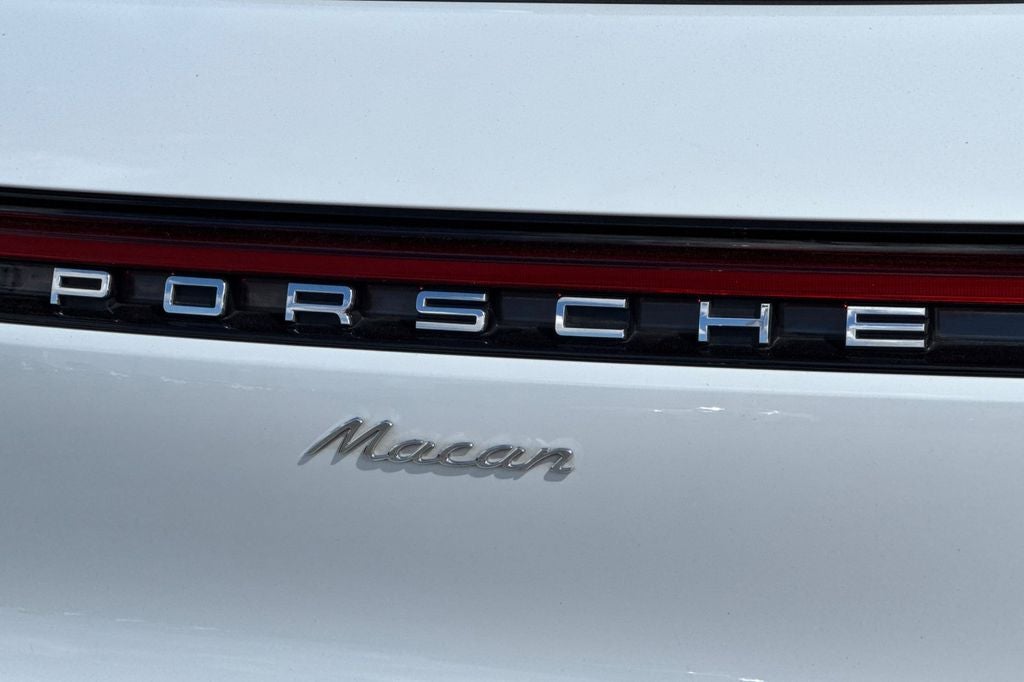 2021 Porsche Macan Base