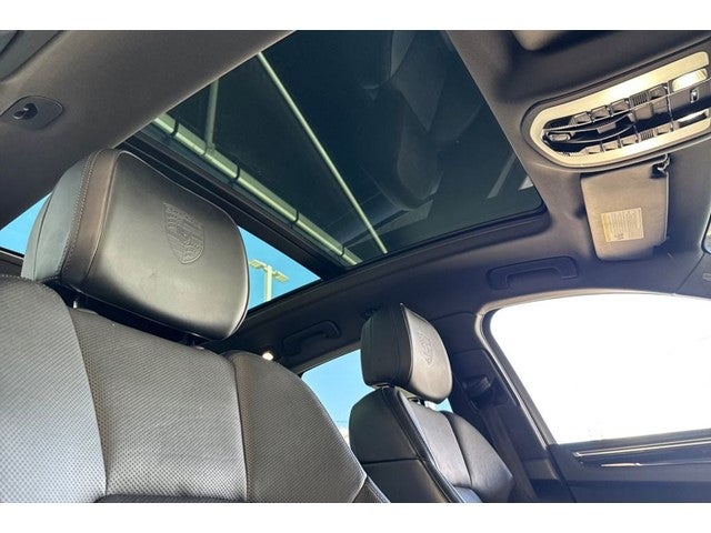 2021 Porsche Macan Base