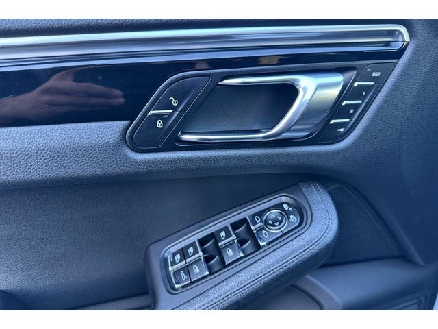 2018 Porsche Macan Base